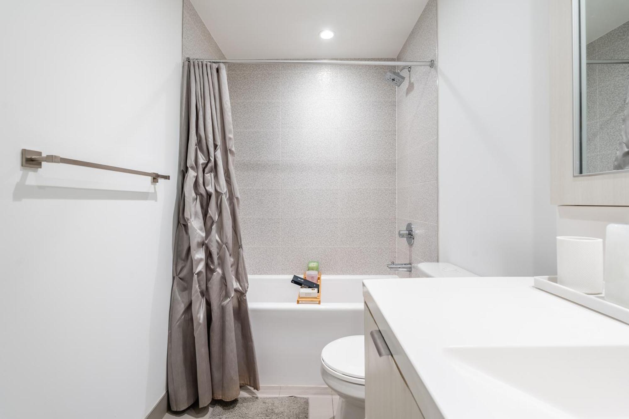 Spacious Corner Apartment Downtown Toronto Exterior foto