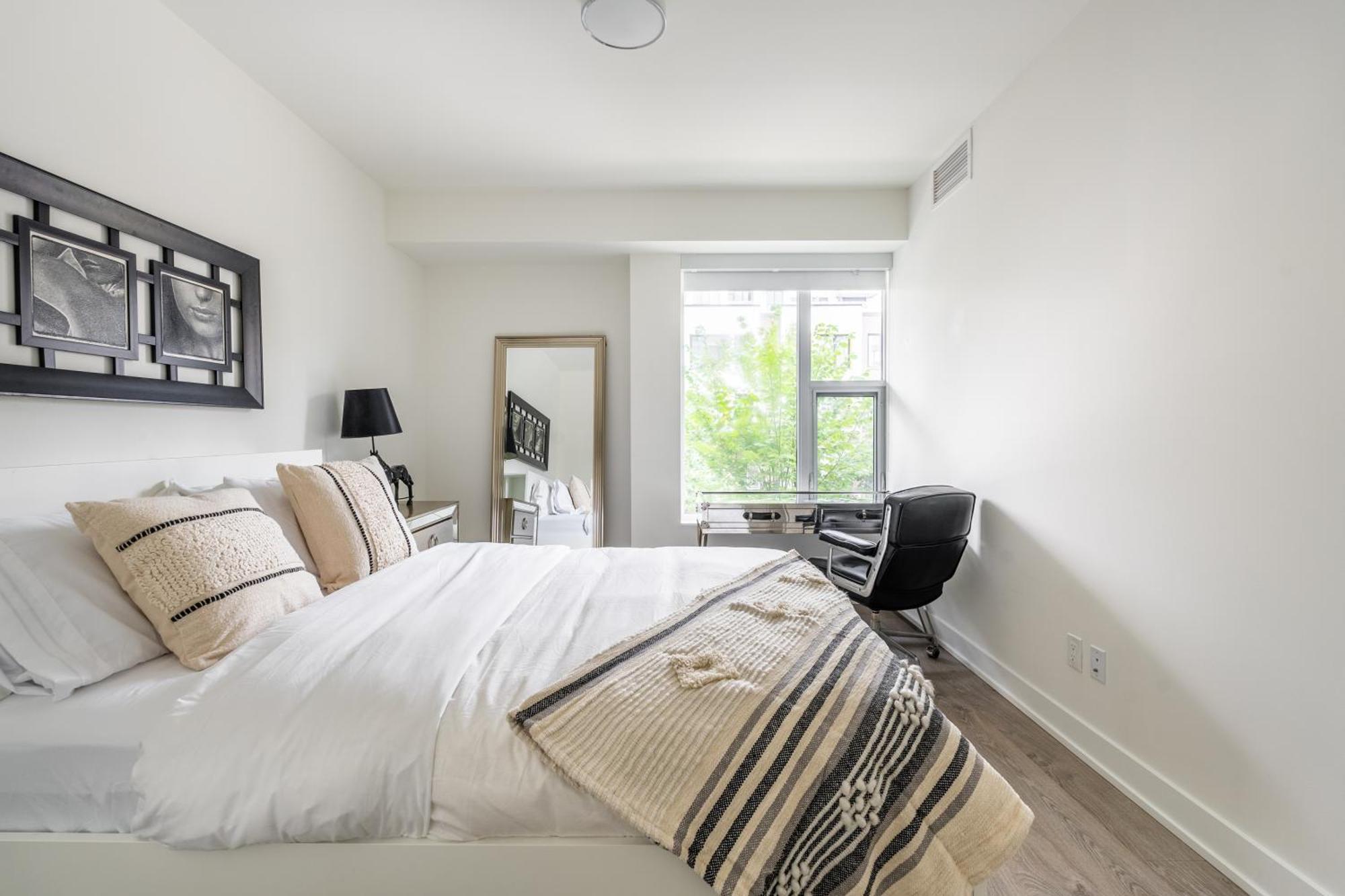 Spacious Corner Apartment Downtown Toronto Exterior foto